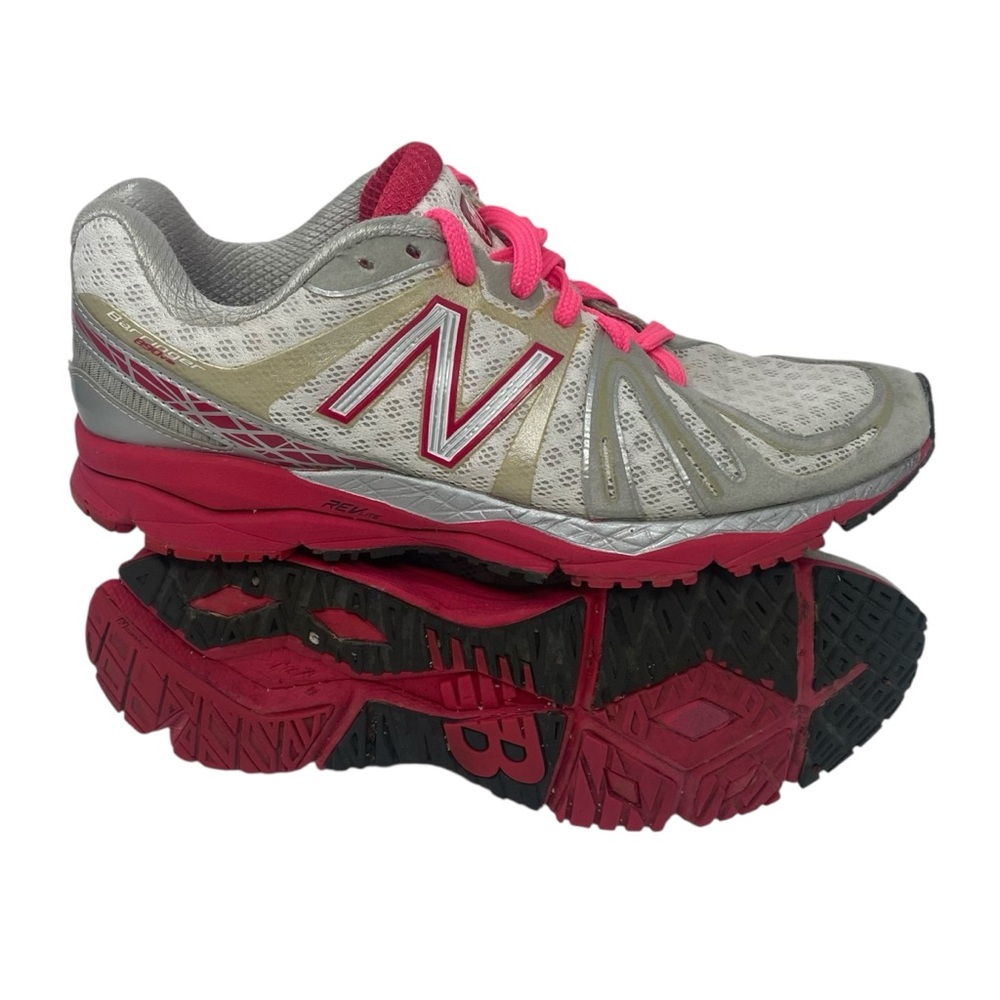 New Balance Barringer‎ 890v2 Running Shoes Women’s Size 9 Pink, Gray White